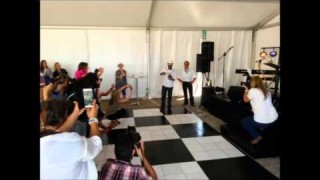 Sabrage at the Sasfin Plett Wine & Bubbly Festival 2015